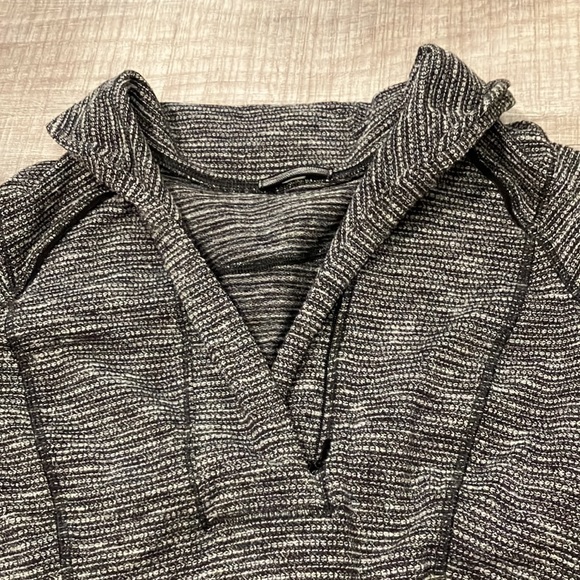 Lululemon Think Fast Pullover Coco Pique Black / Black - Picture 4 of 16